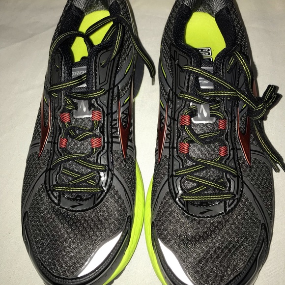 brooks men's tennis shoes